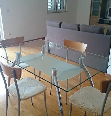 Tija Apartment *