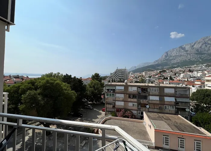 Tija Makarska